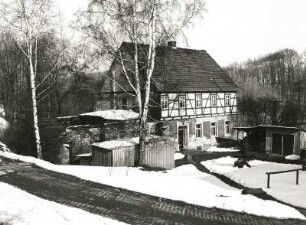 Gornau-Dittmannsdorf, Hauptstraße 57. Wohnstallhaus (um 1830). Straßenansicht