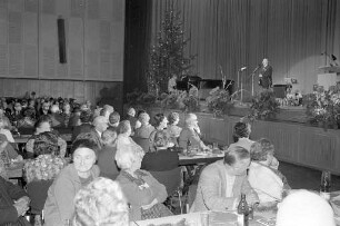 Weihnachtsfeier des Karlsruher Seniorenkreises in der Stadthalle