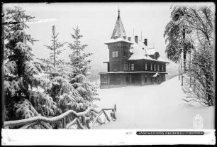 Rehefeld im Erzgebirge mit Schnee, Jagdschloss