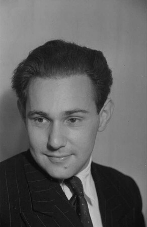 Porträtaufnahme des Schauspielers Otto Tausig : Porträtaufnahme