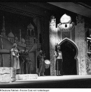 Theater der Jungen Generation; Nasradin mit Wunderlampe; Junge Zuschauer