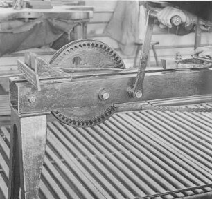 Große Drahtziehbank : Technikgeschichte | Edelmetallindustrie | Edelmetallindustrie | Fabrikationseinrichtung einer Gold- und Juwelenfabrik