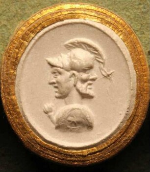 Drei zusammengesetzte männliche Masken (Daktyliothek, Zweites Historisches Tausend)