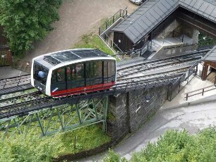 Salzburg - Festungsbahn : Waggon der Festungsbahn. Aufgenommen in Salzburg am 22. Juli 2011