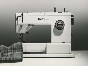 Nähmaschine "Pfaff-Super-Automatic 1222" der G. M. Pfaff AG