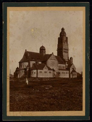 Paulus-Kirche und Pfarrhaus, Friedenshütte: Außenansicht