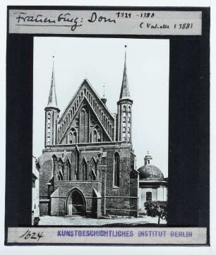 Frauenburg, Kathedrale Mariä Himmelfahrt und St. Andreas (Dom) : Außenansicht von W, Fassade