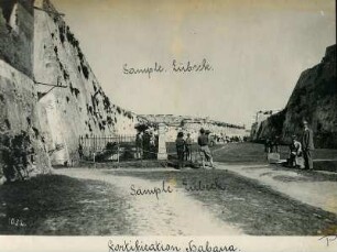 Havanna, Kuba. Festung. Touristen beim Besichtigen der Anlage