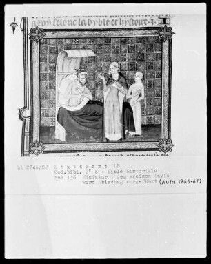 Bible Historiale — Dem greisen David wird Abishag zugeführt, Folio 136recto