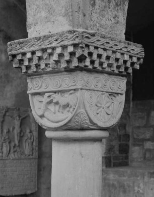 Kapitell der nordöstlichen Säule