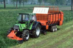 Fotografie: Erntetechnik, Mähwerk, Trommelmähwerk, Frontmähwerk, Ladewagen