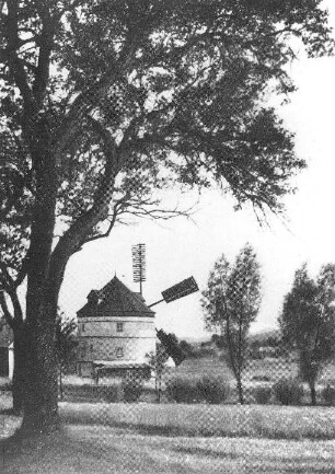 Horni Podluzi (Obergrund)-Svetlik (Lichtenberg). Holländermühle, Baujahr 1843, seit 1945 ungenutzt, aus: Warnsdorf 1935. Ein kleiner Reiseführer
