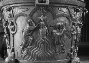 Taufe Christi, mit Kleeblattbogen