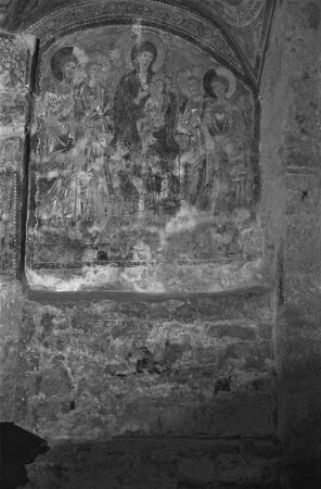 Freskendekoration mit Figuren und Szenen des AT, der Apokalypse, Evangelisten und Heiligen — Thronende Madonna Galaktotrophousa umringt von Heiligen