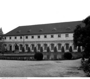 Palais Waldstein, Reitschulgebäude