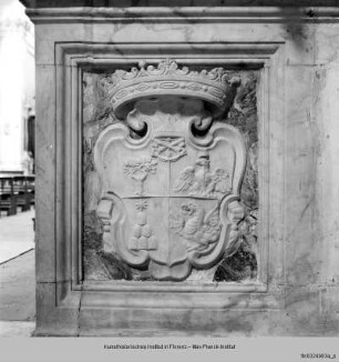 Gemalter Rahmen des Chigi-Altars : Wappen Chigi della Rovere-Borghese