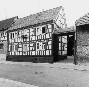 Fachwerkwohnhaus; Otzberg, Schulstraße 1