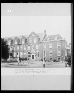 Universität Verwaltungsgebäude