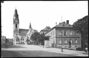 Adorf (Vogtlandkreis). Kirchplatz. Straßenansicht