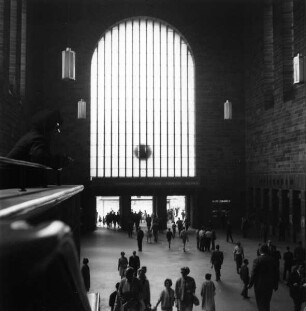 Hauptbahnhof — Südwestflügel — Große Schalterhalle