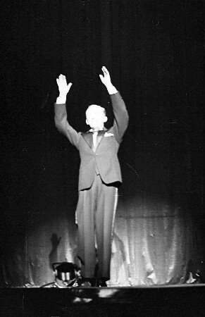 Wintergarten: Wilhelm Kunze konferiert
