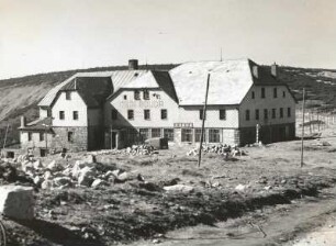 Riesengebirge. Obri bouda (Riesenbaude) am Koppenplan