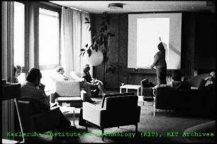 Pressegespräch über das Kernforschungszentrum Karlsruhe (KfK) im Gastdozentenhaus Heinrich-Hertz