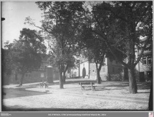 Marktplatz mit Rathaus in Oberursel von Osten