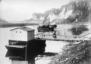An der Anlegestelle in Rathen : Rathen, Raddampfer Riesa (1863) in Anfahrt auf die Anlegestelle