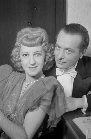 Metropol-Theater Berlin: "Die Kinokönigin" von J. Gilbert : Porträt Jola Siegl und Otto Falvay