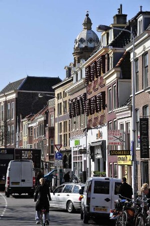 Leiden - Straßenverkehr : Straßenverkehr in der Innenstadt, aufgenommen am 6. April 2010 in Leiden