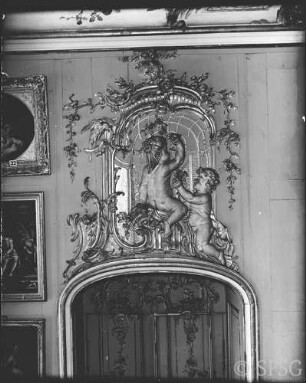 Potsdam, Neues Palais, Unteres Fürstenquartier, Tamerlanzimmer, R.: 165, Südwand, Feld über der Tür zum Grottensaal.