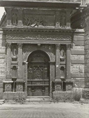 Dresden, Residenzschloss, Portal der ehemaligen Schlosskapelle, sogenannte Schöne Tür : Zustandsaufnahme 1957
