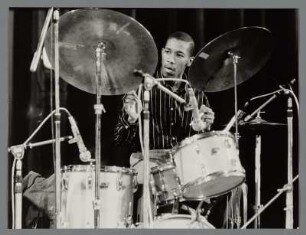 Kenny Washington : Portrait des Schlagzeugers Kenny Washington bei der Jazzbühne Berlin im Friedrichstadt-Palast Berlin