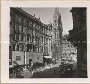 Wien, Blick vom "Graben", eine der vornehmsten Geschäftsstraßen, zum Stephansplatz