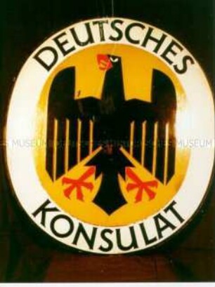 Informationsschild "Deutsches Konsulat"