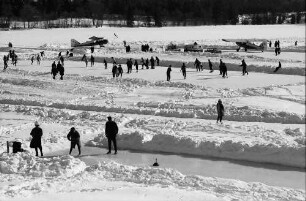 Titisee: Eisschießen, Schlittschuhbahn und Flugzeuge auf dem Titisee