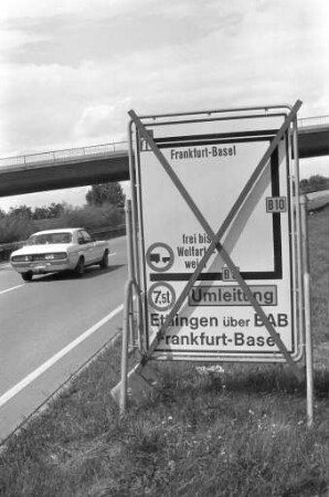 Beschilderung an Landstraßen und Bundesstraßen