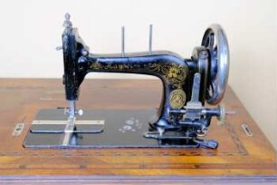 Haushaltsnähmaschine Marke Kayser, aus Karlsruhe-Durlach