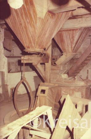 Kupfermühle: Innenansicht: Mahlboden: Trichter, Kupe