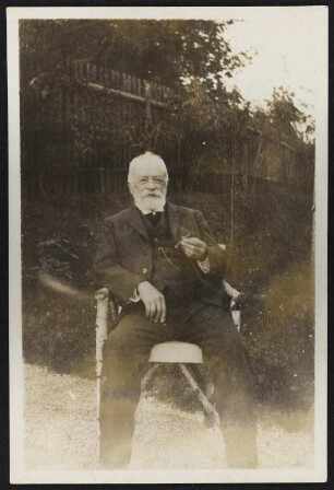 Porträt von Emil Römmler : Porträt von Emil Römmler. Fotografie; 8,7 x 5,8 cm (um 1928). Dresden: Privatbesitz