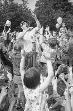 4. Kinderfest auf dem Spielplatz des Bundesgartenschau-Jugendzentrums im Fasanengarten