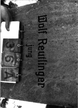 Grabstein 36 (Index: 99790107) Material: ? Zustand: sehr gut Maße HxBxT: 168x55x19 cm Symbolik: Davidstern Besonderheit: jung = junior; - vgl. Nr. 5: Grabstein 36A
