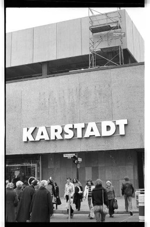 Kleinbildnegativ: Karstadt, Hermannplatz, 1976