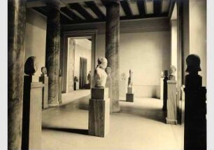 Aufstellung der Antikensammlung im Alten Museum, Griechisch-archaischer Saal