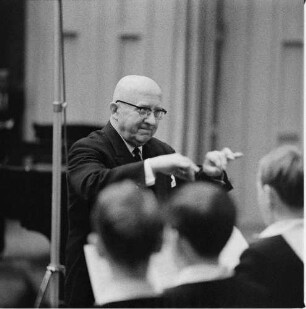 Konzert des Dresdner Kreuzchores unter Leitung von Rudolf Mauersberger. Dresden, Steinsaal des Hygiene-Museums