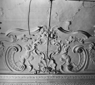Stuckdecke mit Fauns-Kindern