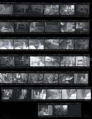 Schwarz-Weiß-Negative mit Aufnahmen von einer Bäckerei im Gemeinschaftswerk Tempelhof und Lebensmittelausgaben unter Aufsicht von US-Soldaten