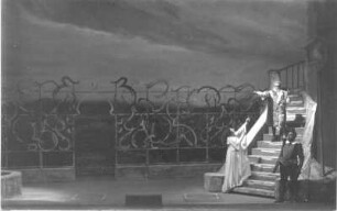 Don Giovanni (Don Juan). Oper von W. A. Mozart. Staatsoper Dresden, Neueinstudierung 12.2.1928 unter Leitung von Fritz Busch : Anne Roselle als Donna Anna, Robert Burg als Don Giovanni und Ivar Andrésen als Komtur
