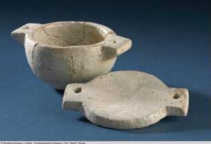 Pyxis mit Deckel